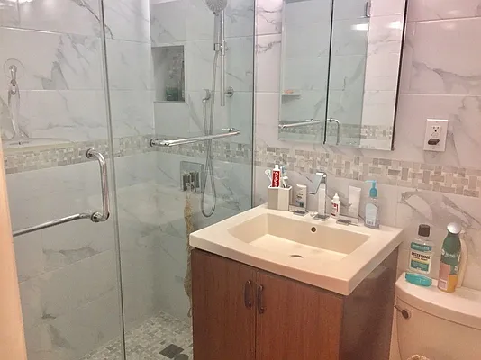 Rented by Winzone Realty Inc | media 6