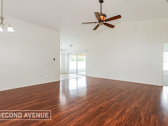 3rd image of 8021 Princeton Manor Cir