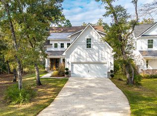 145 Redfish Point Dr, Freeport, FL 32439