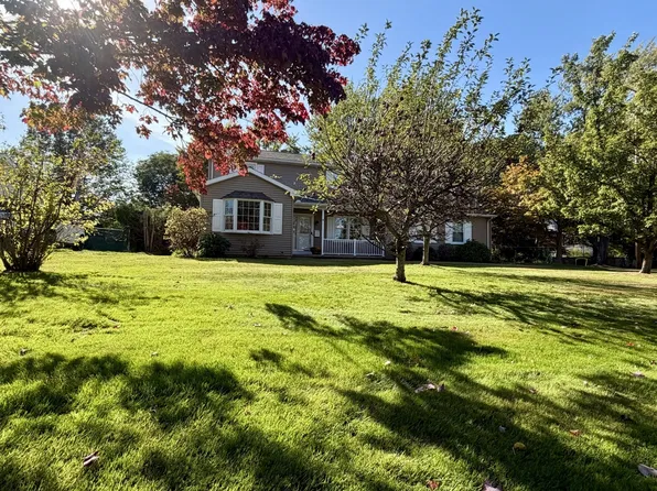 3420 Breezeway Dr, Erie, PA 16506