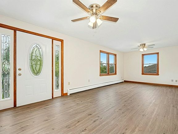 3rd image of 45 Dillon St