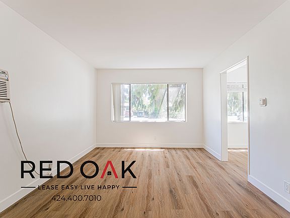 4th image of 7605 N Hollywood Way APT A