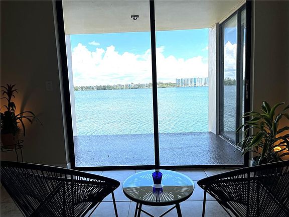 2nd image of 117 Lake Emerald Drive #309