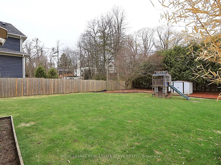 222 Alscot Cres — Photo 37