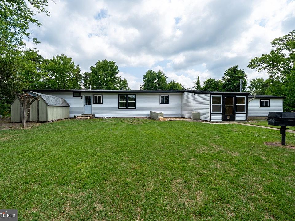 1st image of 5904 Cloverleaf Dr