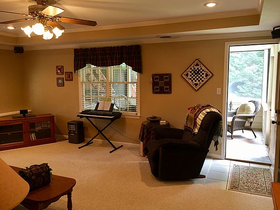 4th image of 347 Creek Front Way