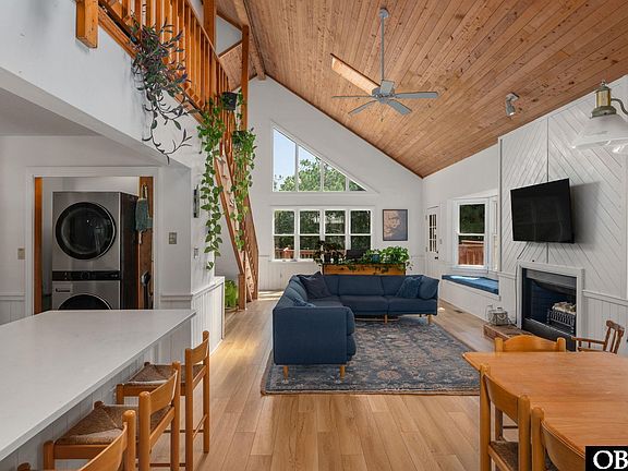4th image of 1085 Corolla Dr