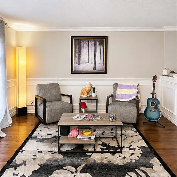 46 Indiana Pl — Photo 2