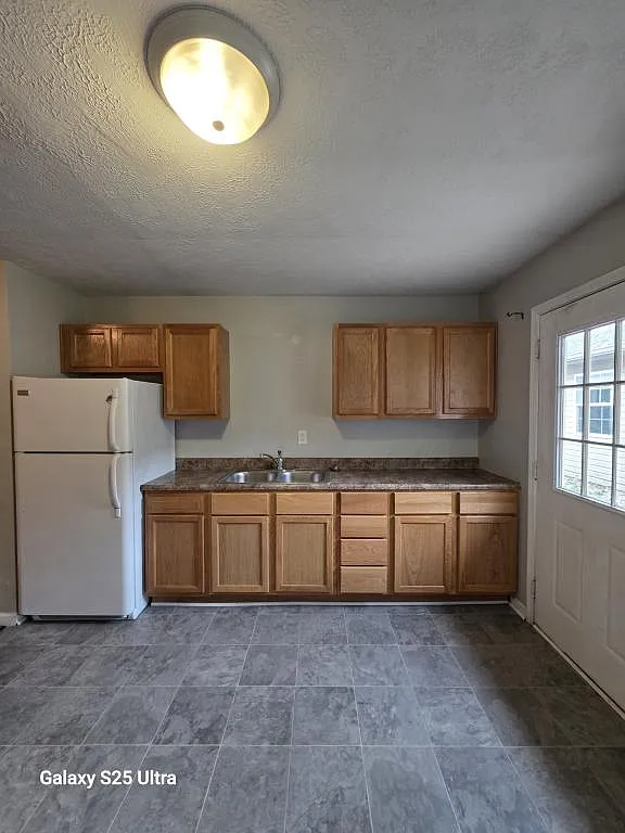 2522 N Armstrong St — Photo 2