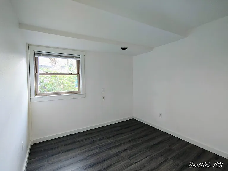 258 E Newton St #1 — Photo 6