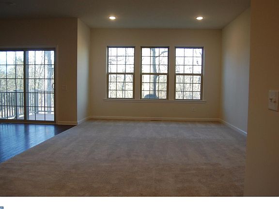 5th image of 10 Nicklaus Dr