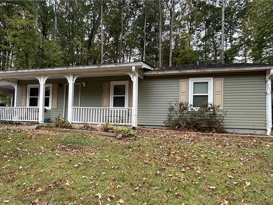 1763 Merry Oak Rd SW, Marietta, GA 30008