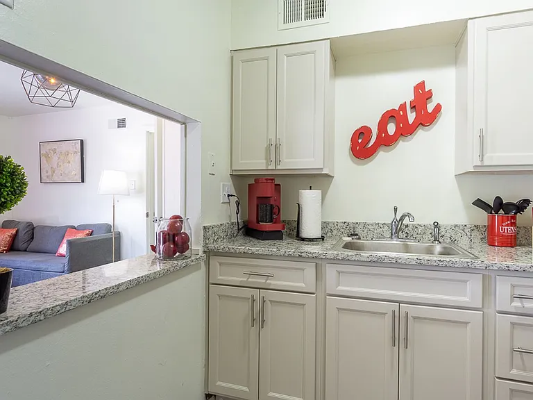 Peabody Apartments — Photo 11