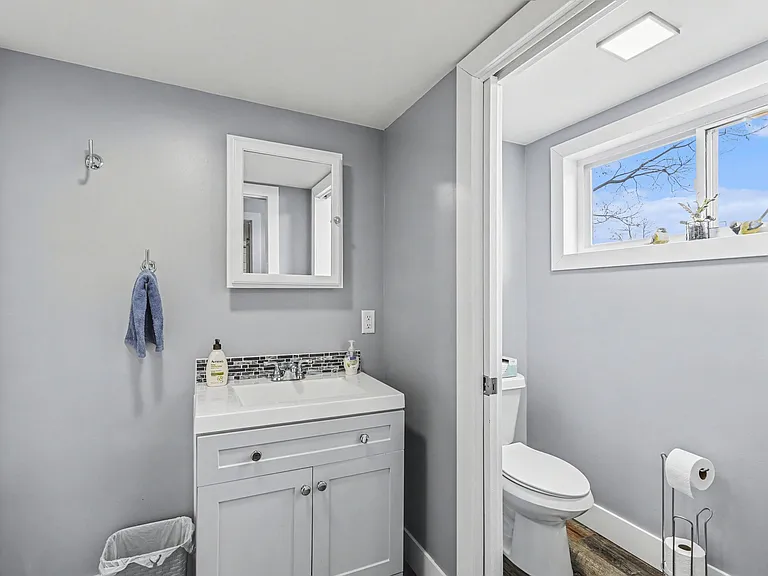 241 Helen Ave #A — Photo 9