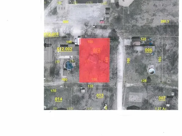 310 William St, Highland, IL 62249