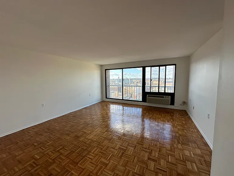 1105 Massachusetts Ave #10C — Photo 10