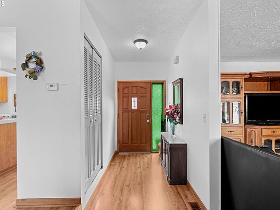 5th image of 1854 NW Finch Ct