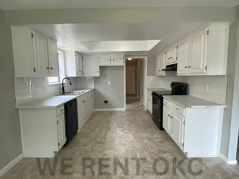 3611 Wynn Cir #1 — Photo 6