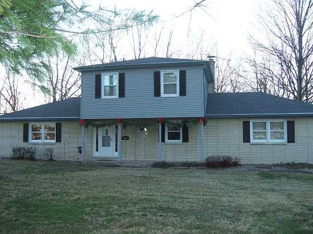 3541 W Arrowhead Dr photo 1