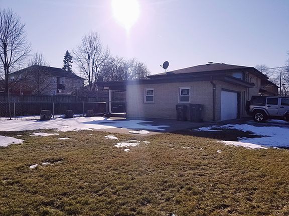 2nd image of 1011 Glen Ct