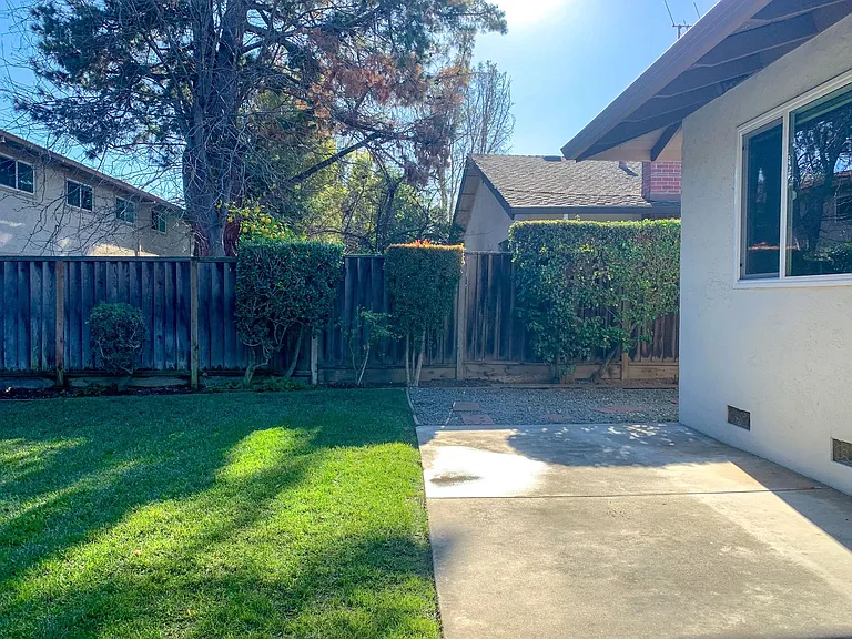 416 Pinehurst Ave — Photo 18