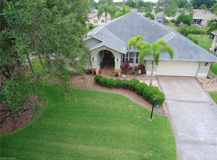 19489 Devonwood Cir, Fort Myers, FL 33967