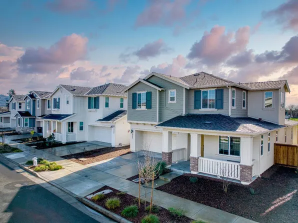 2733 Amora Court, Santa Rosa, CA 95407