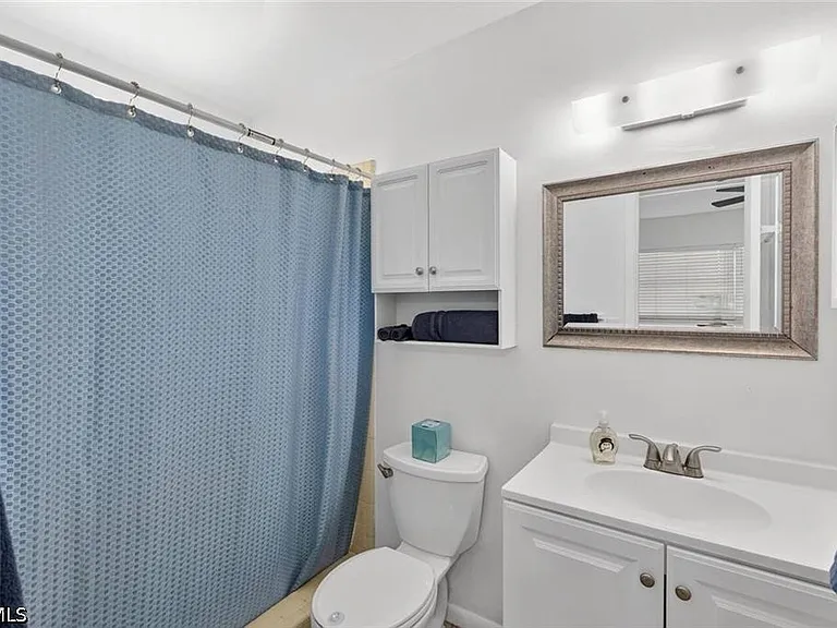211 S Lake Dr — Photo 18
