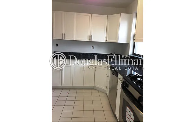 Rented by Douglas Elliman | media 14