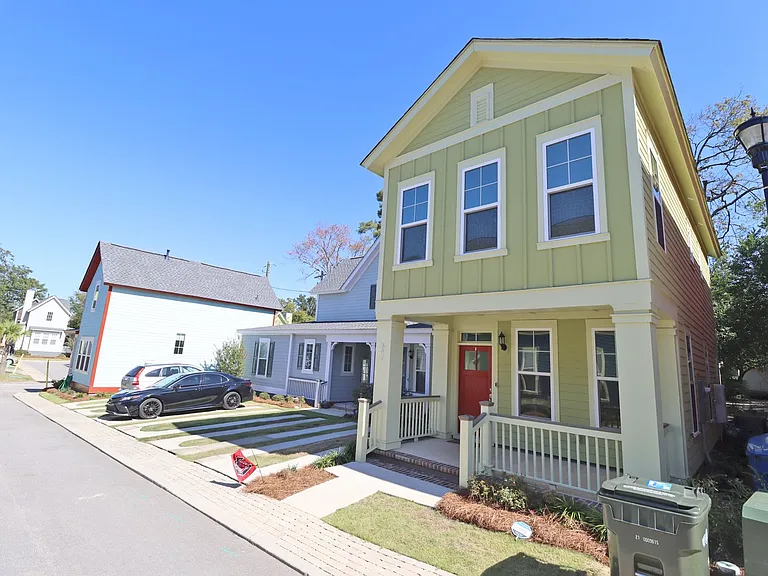 307 Saint Anns Aly — Photo 4
