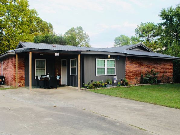 104 Geneva Cir