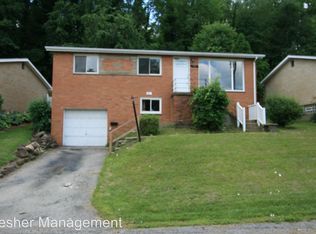 565 Lucia Dr, Pittsburgh, PA 15221