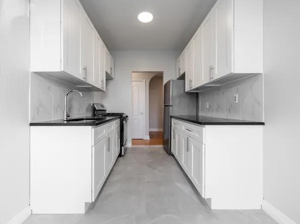 7714 Bay Parkway image 4 of 9