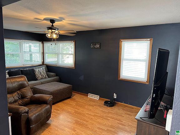 5th image of 2838 S Palmetto St