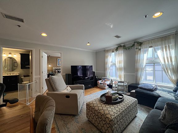 4th image of 812 Grand St APT 417