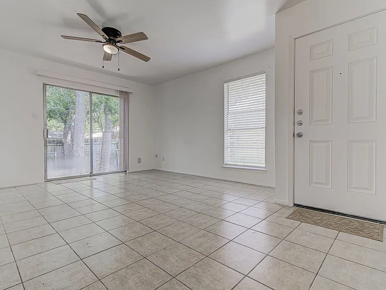 805 Sirocco Dr — Photo 5