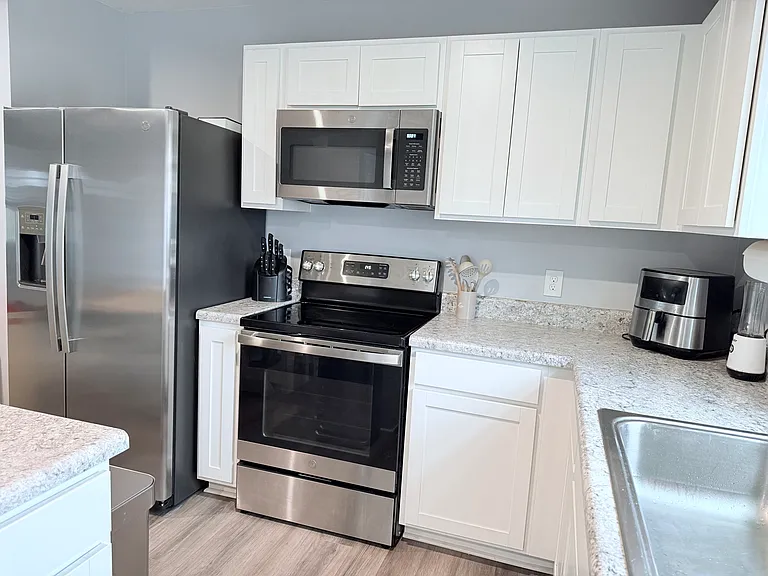 220 Burr Oak Ln — Photo 9