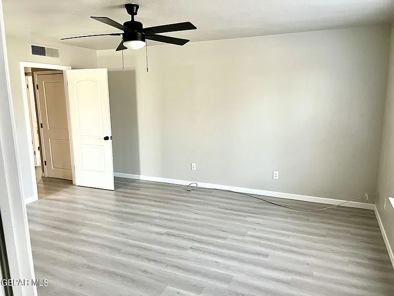 11676 Andrienne Dr — Photo 21