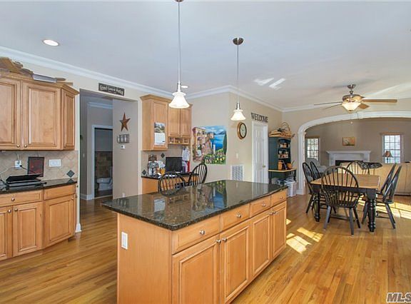 3rd image of 354 Barton Ave