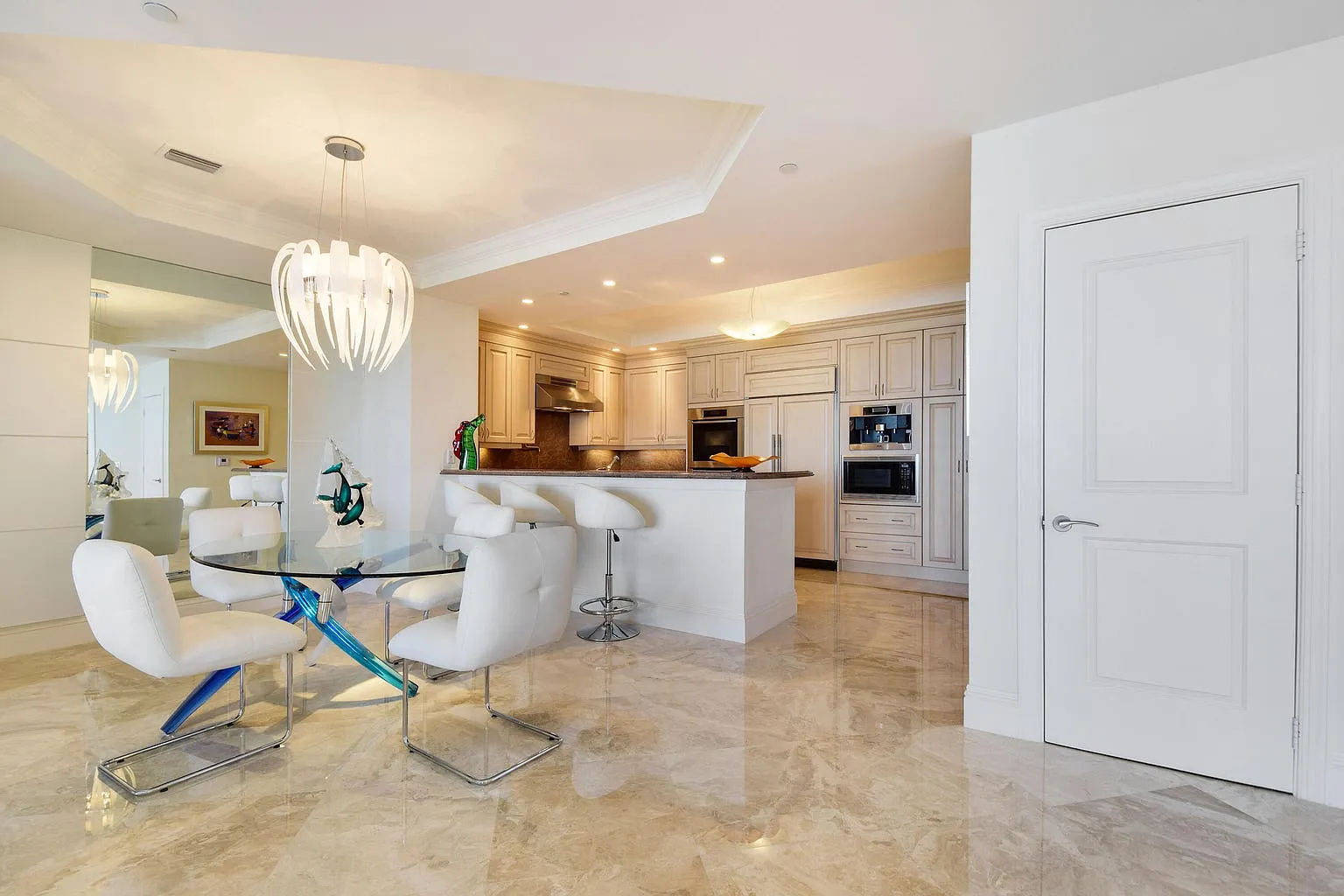 2 bed, 3.5 bath, 2818 sqft, $14,000 — Photo 1