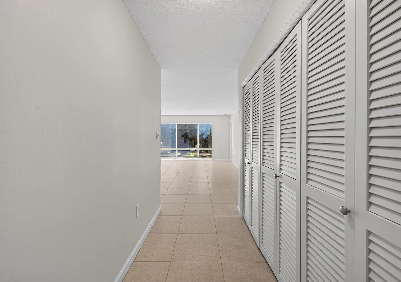 55+ Winter Park Condo — Photo 3