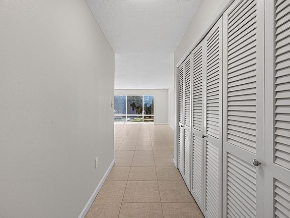 3rd image of 700 Melrose Ave APT A5