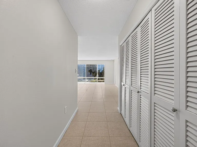 700 Melrose Ave #A5 — Photo 3
