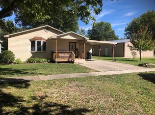 618 Iowa St, Oswego, KS 67356