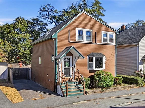 3rd image of 44 Balcomb St