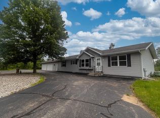 250 Leisure Ln, Nekoosa, WI 54457