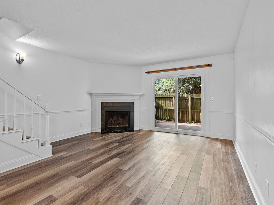 1st image of 1519 N Leverett Ave APT 18