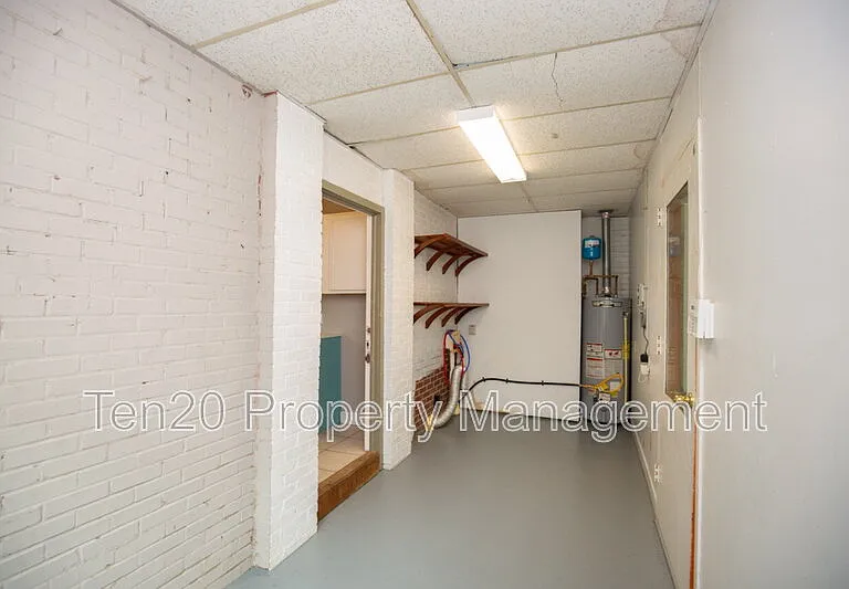 1706 Wells Dr — Photo 18