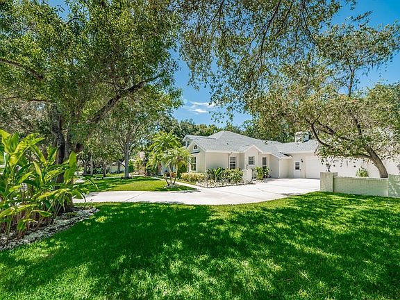 3rd image of 2076 Indian Creek Ct