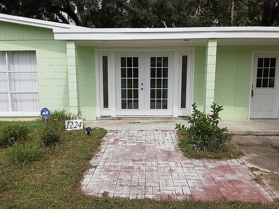 1st image of 1224 NE 20th Pl